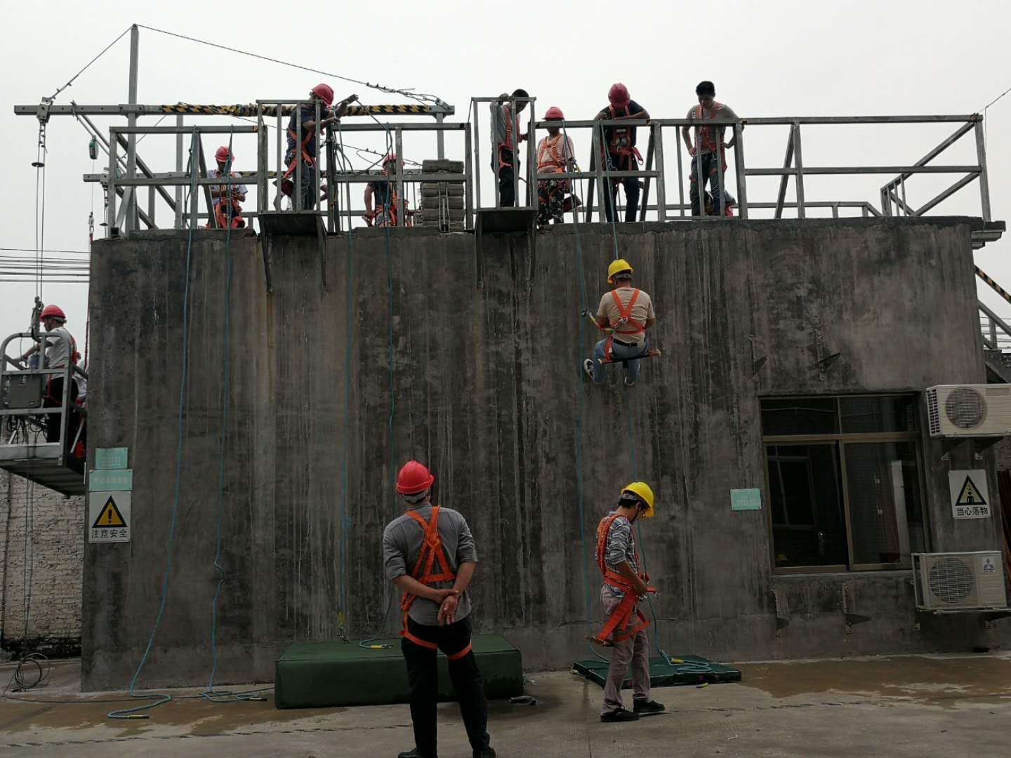 佛山办理高空证要多少钱？具体是怎样办的？